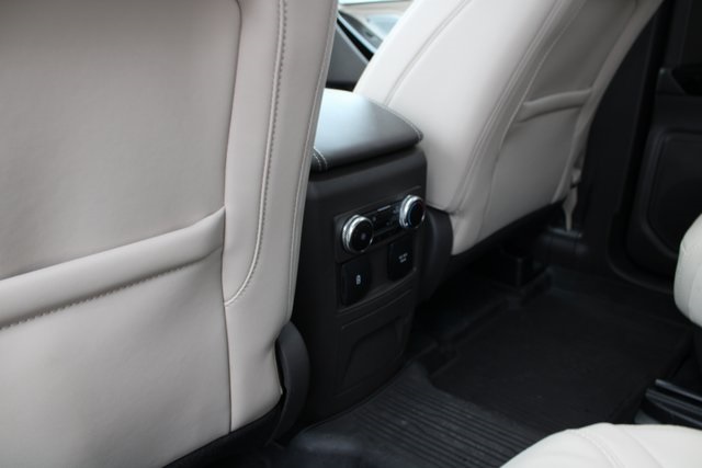 2023 Ford Explorer Platinum photo 4