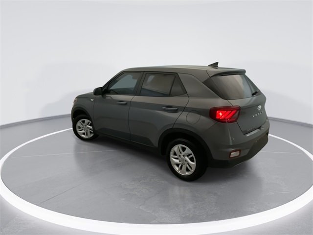 2021 Hyundai Venue SE photo 2