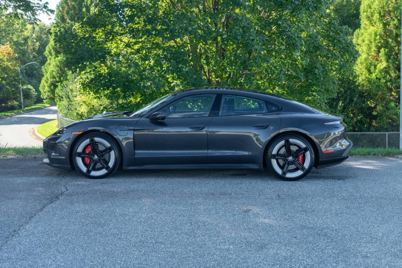 2025 Porsche Taycan 4S photo 3