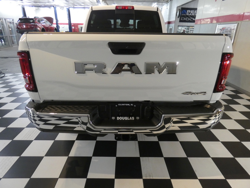 2025 Ram 2500 Tradesman photo 3