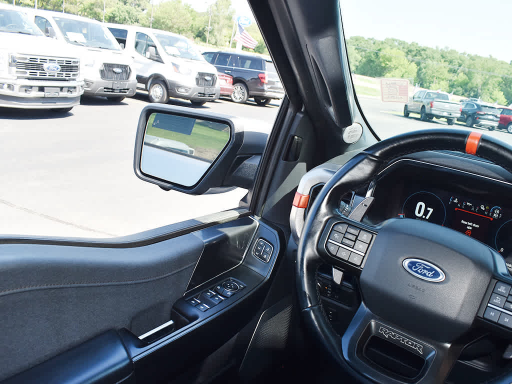 2023 Ford F-150 Raptor photo 18