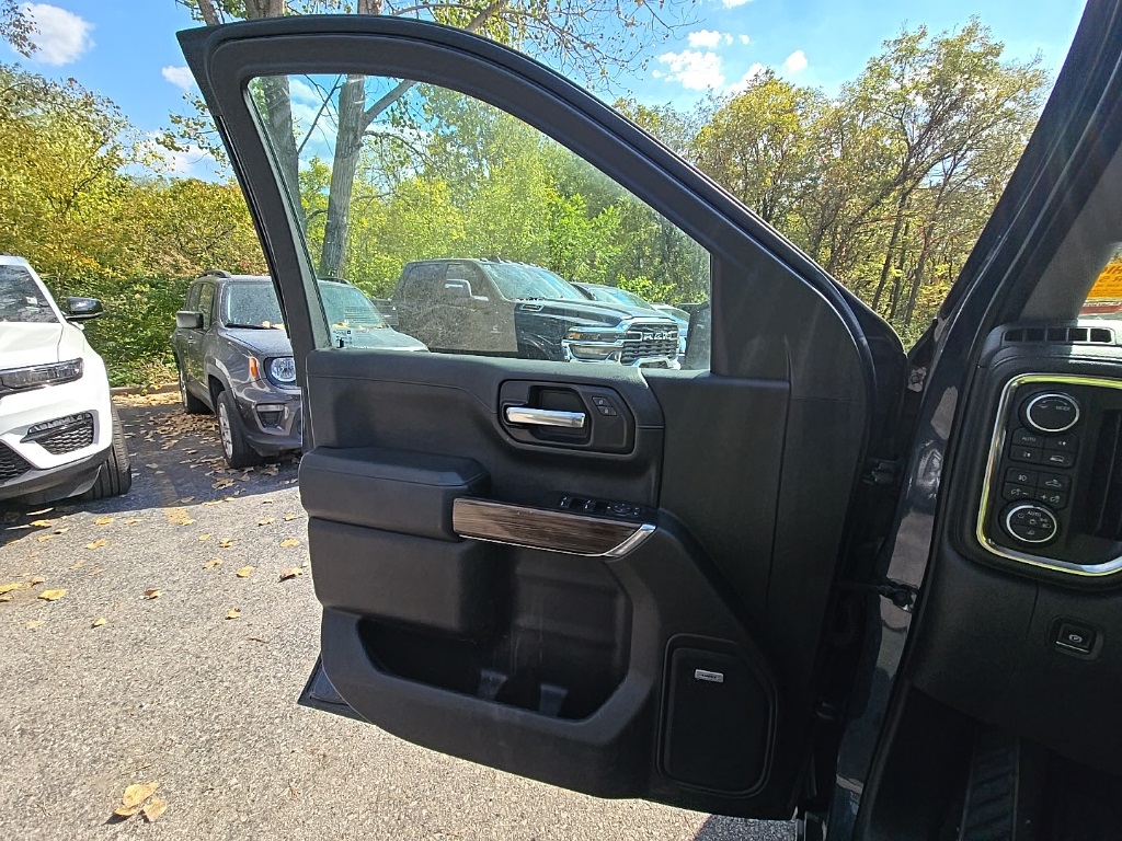 2020 Chevrolet Silverado 1500 RST photo 19