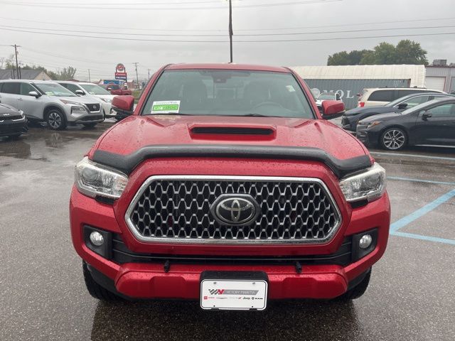 2019 Toyota Tacoma TRD Sport photo 2