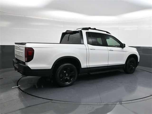 2025 Honda Ridgeline Black Edition photo 4