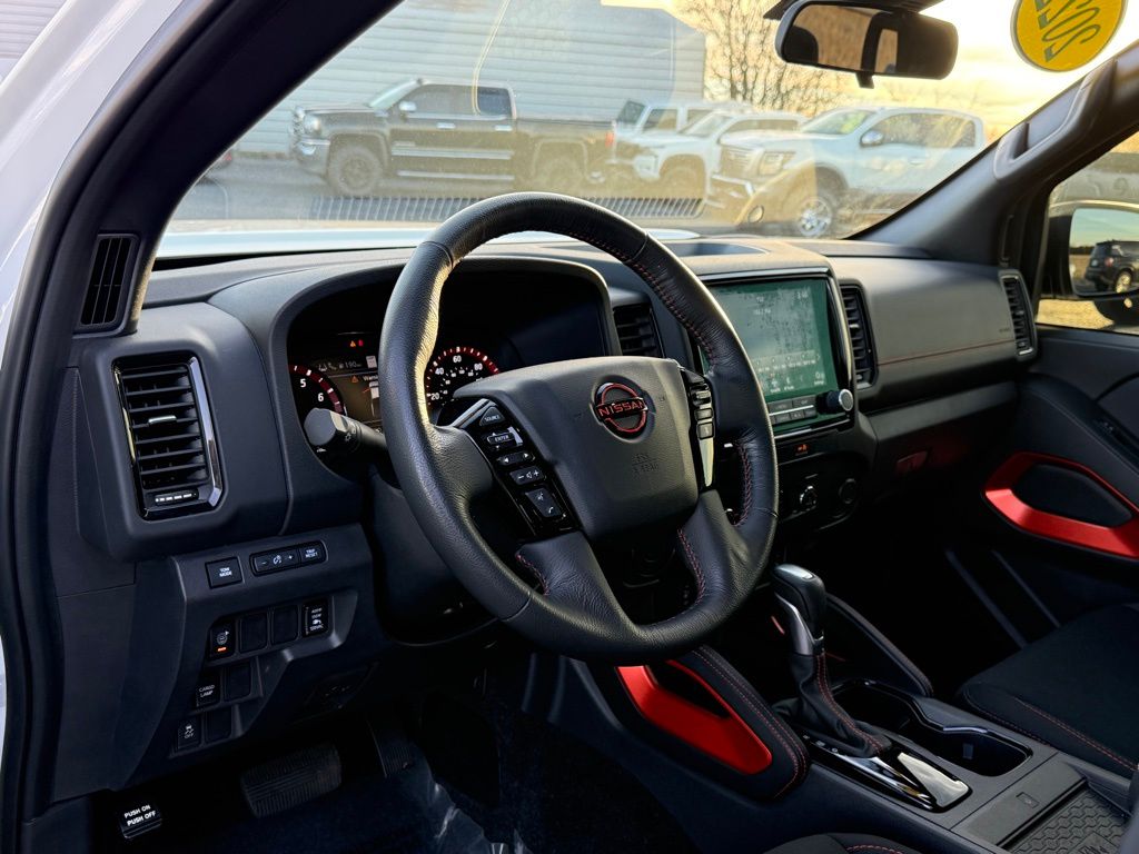 2022 Nissan Frontier PRO-X photo 3