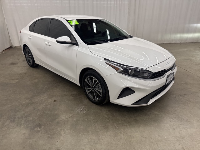 2023 Kia Forte LXS's photo