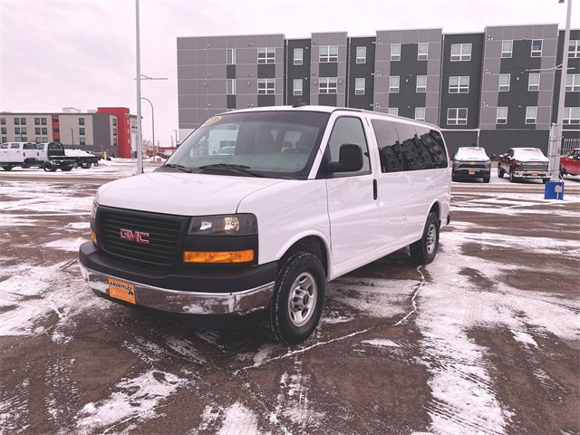 2023 GMC Savana Passenger LS's photo
