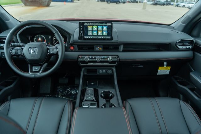2025 Honda Pilot TrailSport photo 11