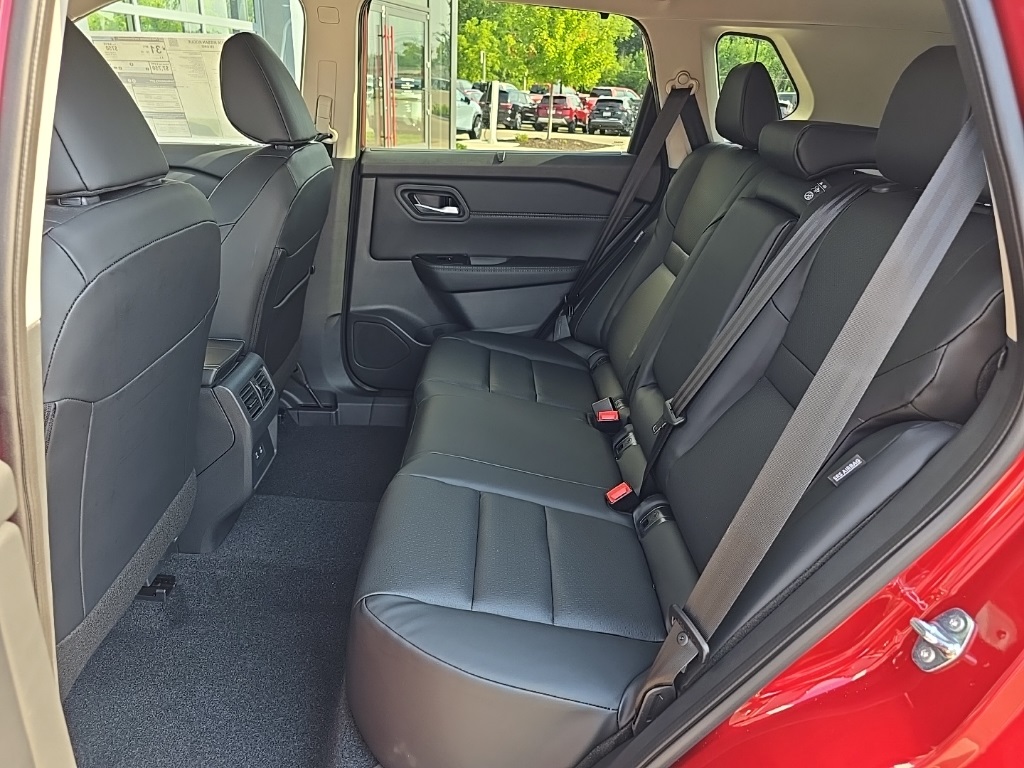 2026 Nissan Rogue SV photo 7