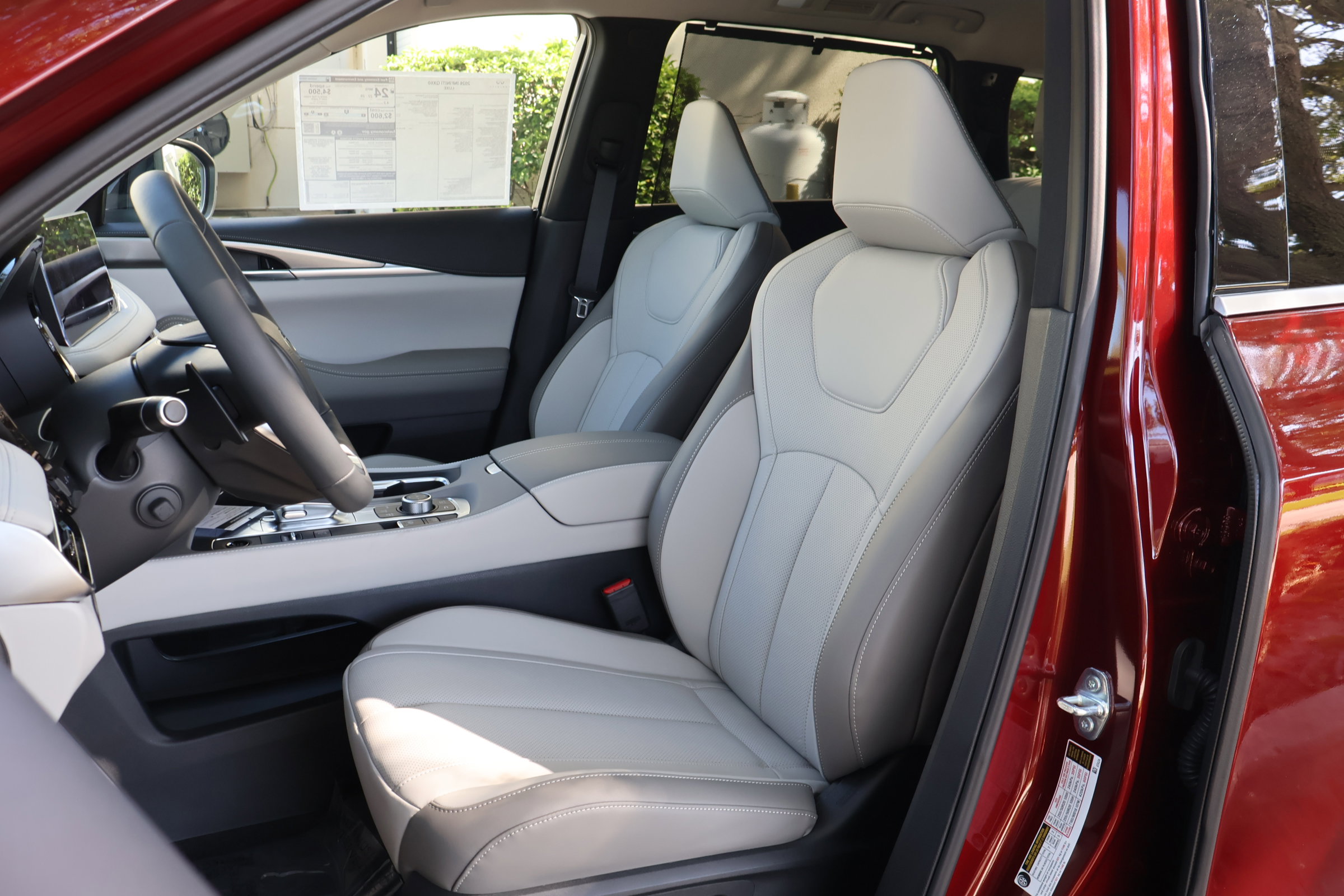 2026 Infiniti QX60 Luxe photo 2