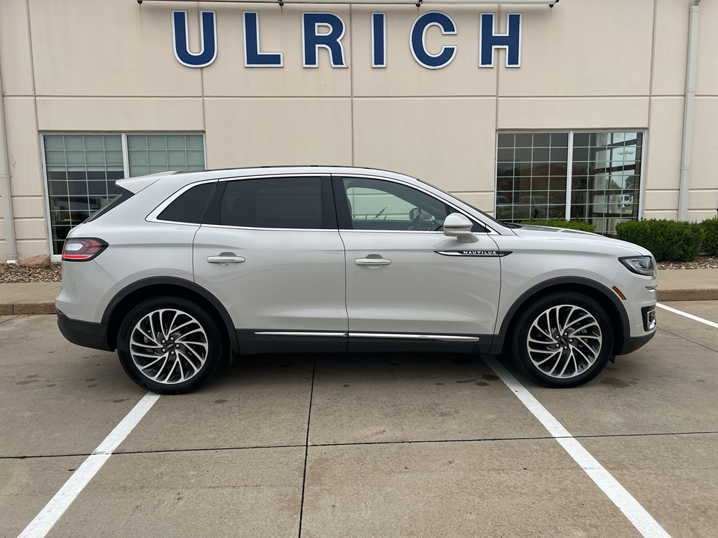 2019 Lincoln Nautilus Reserve photo 5