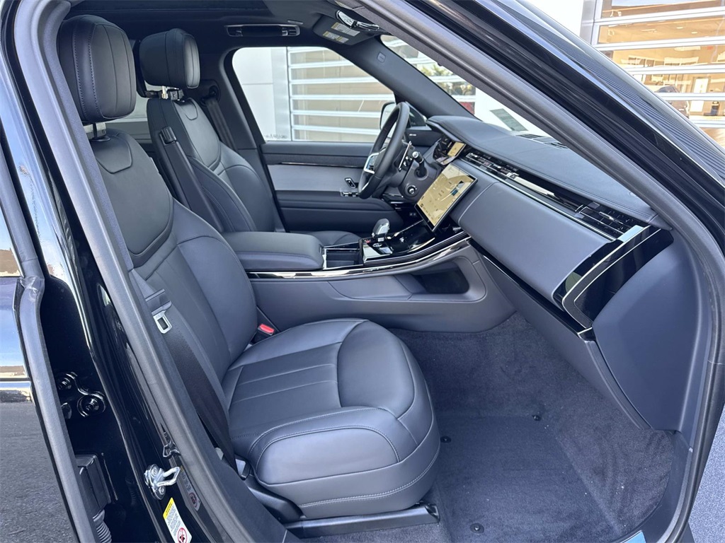 2025 Land Rover Range Rover Sport SE photo 10