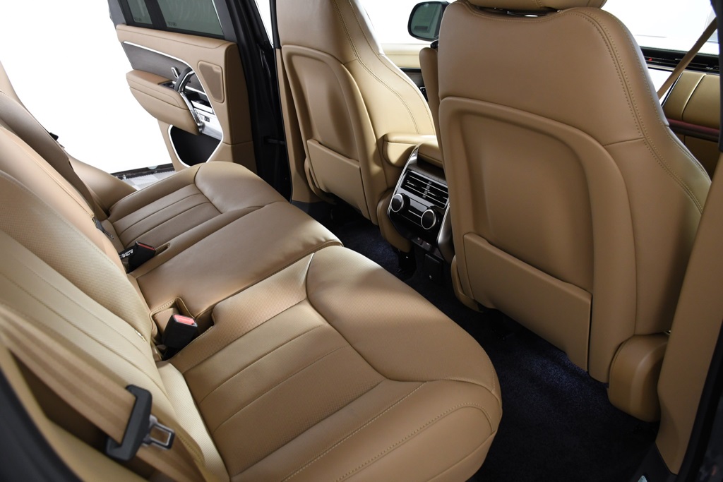 2025 Land Rover Range Rover SE photo 21