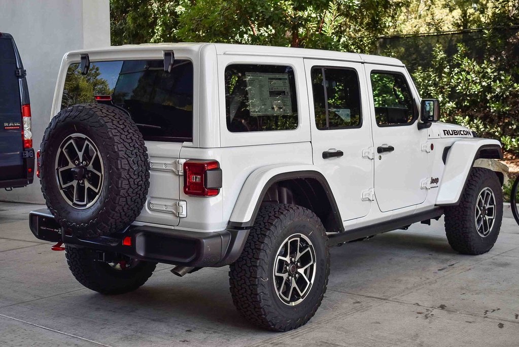 2025 Jeep Wrangler Rubicon photo 6