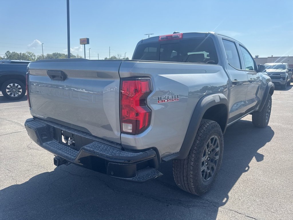 2026 Chevrolet Colorado Trail Boss photo 2