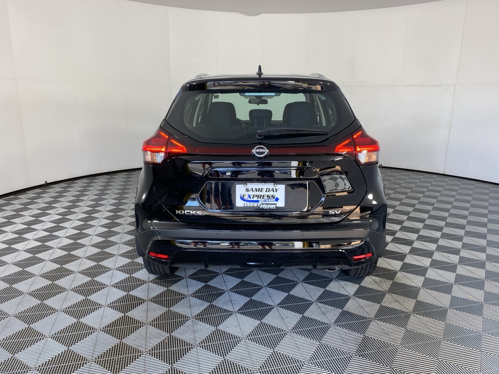 2023 Nissan Kicks SV photo 6