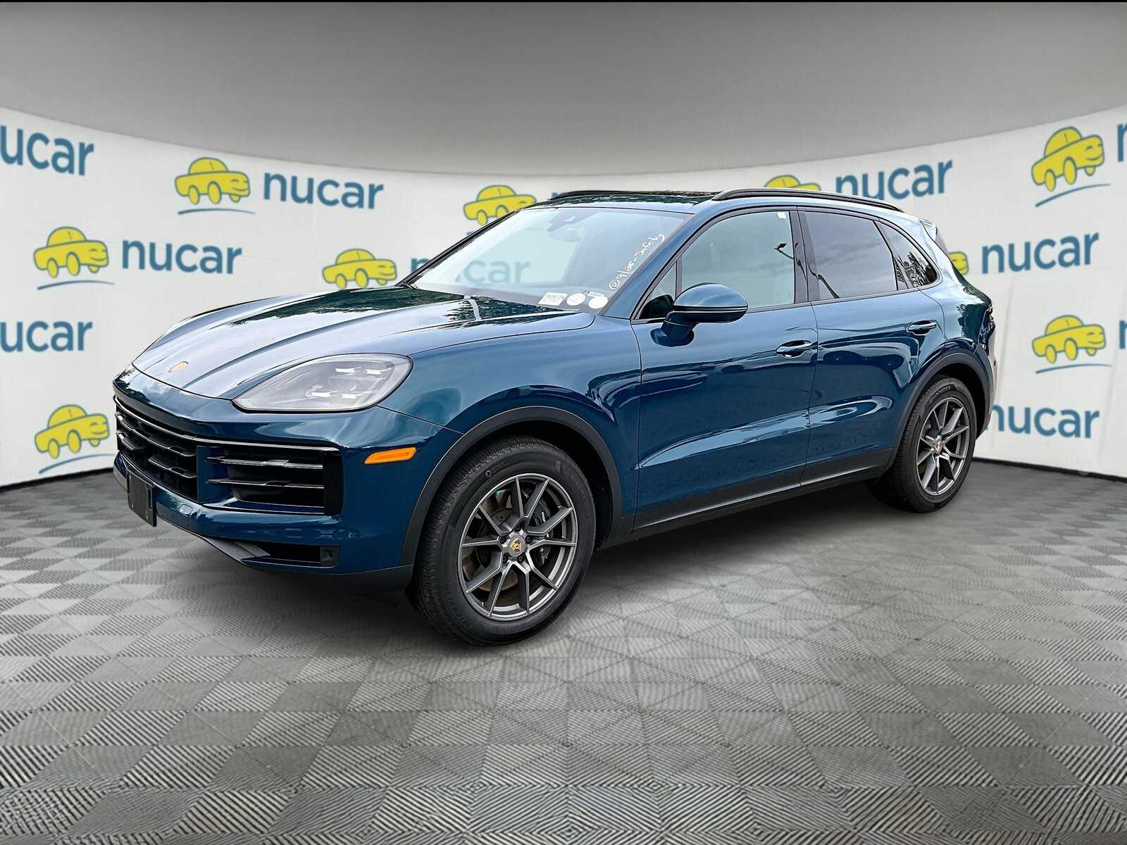 2024 Porsche Cayenne photo 2