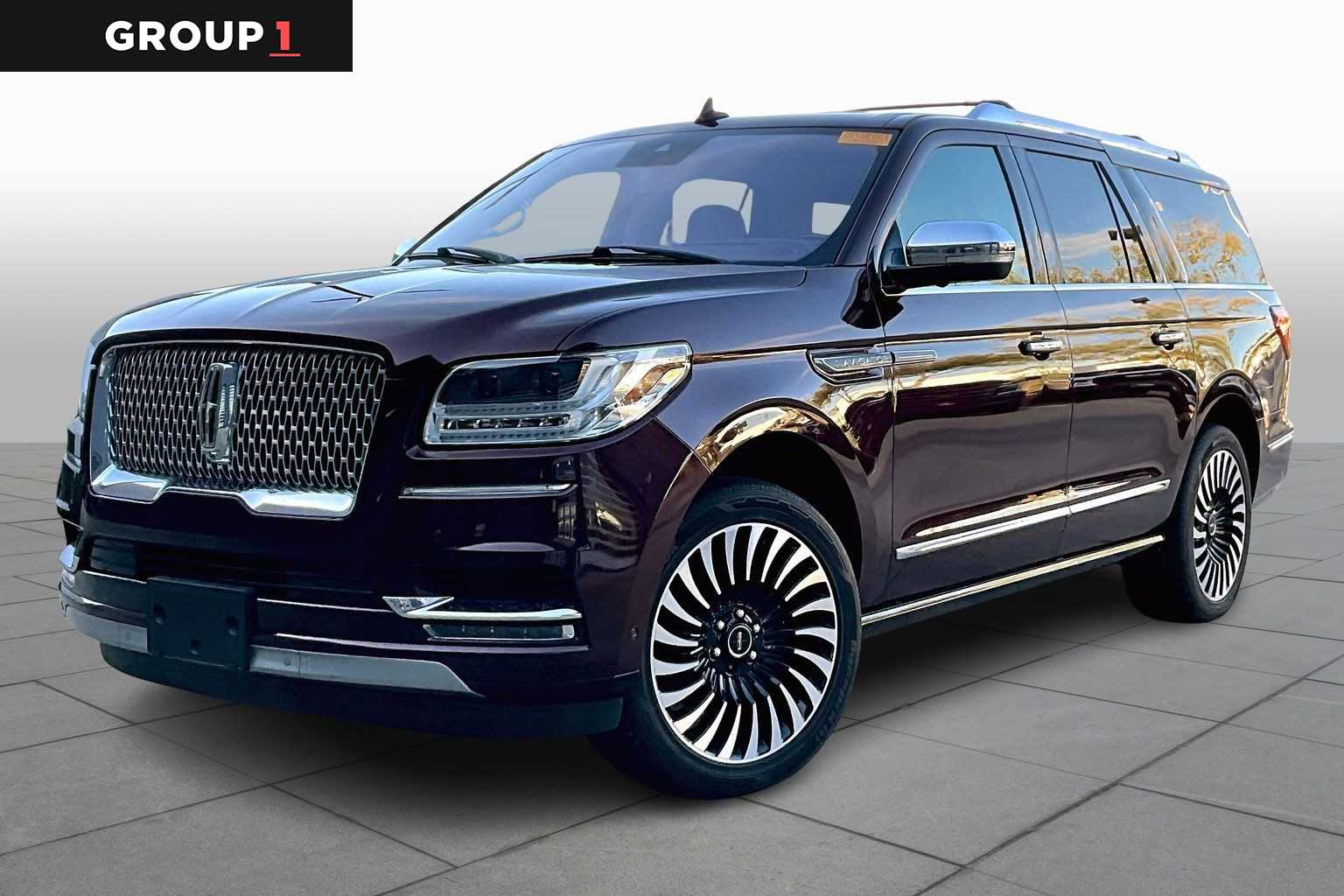 2019 Lincoln Navigator Black Label's photo