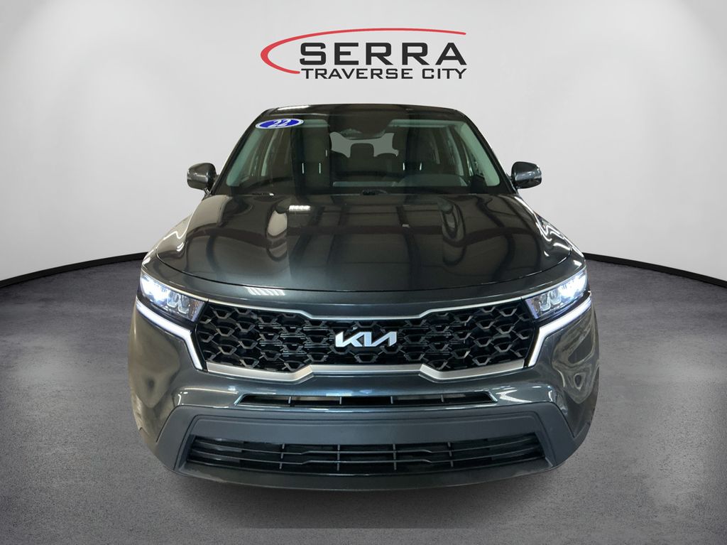 2022 Kia Sorento LX photo 2