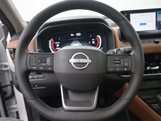 2026 Nissan Rogue Platinum photo 2
