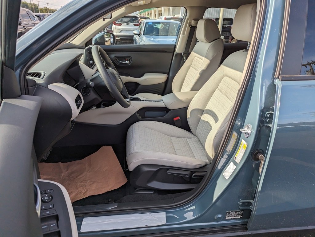 2026 Honda HR-V LX photo 5