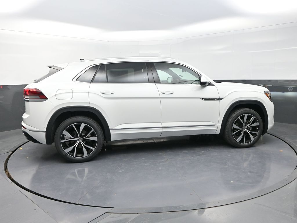 2025 Volkswagen Atlas Cross Sport SEL Premium R-Line photo 8