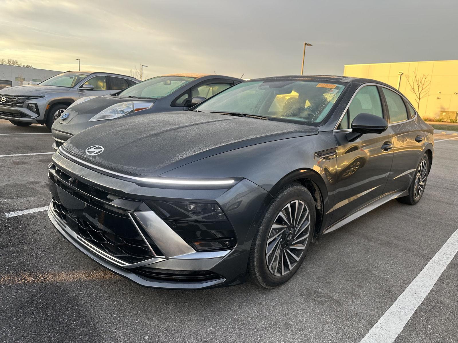 2025 Hyundai Sonata Hybrid Limited's photo