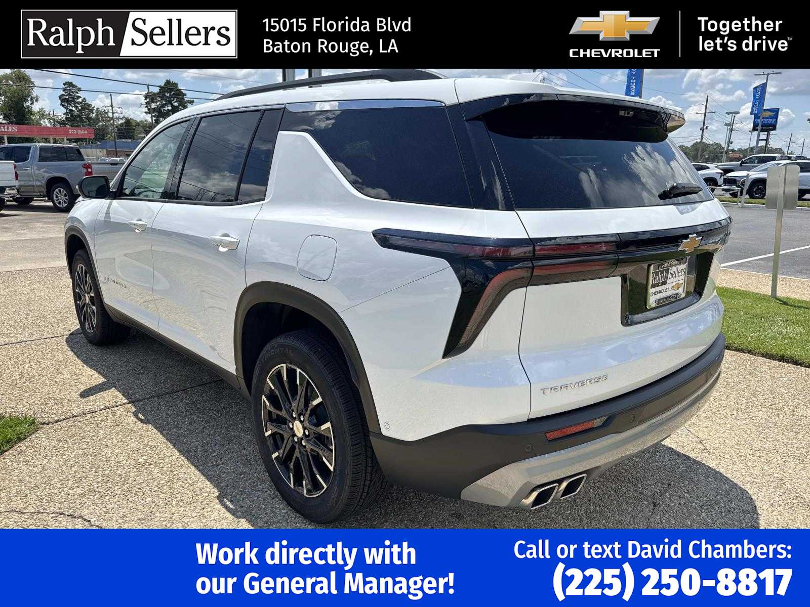 2026 Chevrolet Traverse photo 2