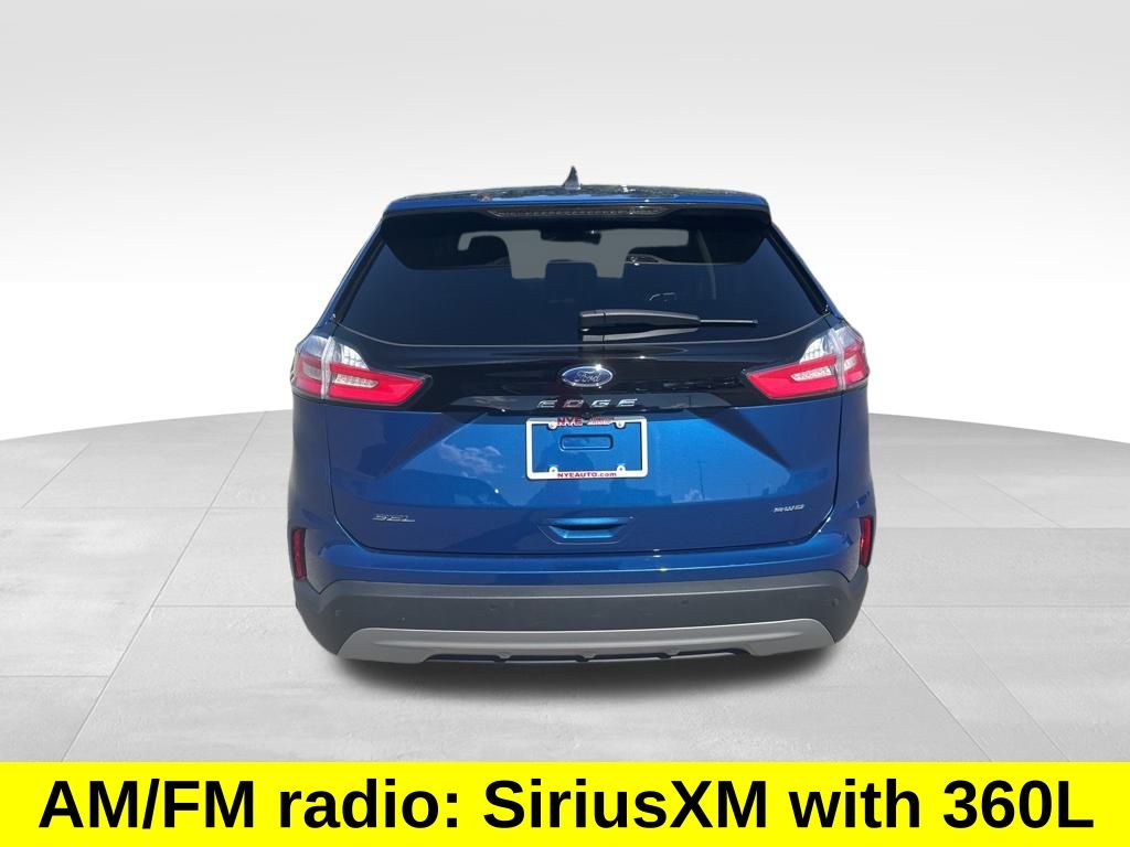 2022 Ford Edge SEL photo 3