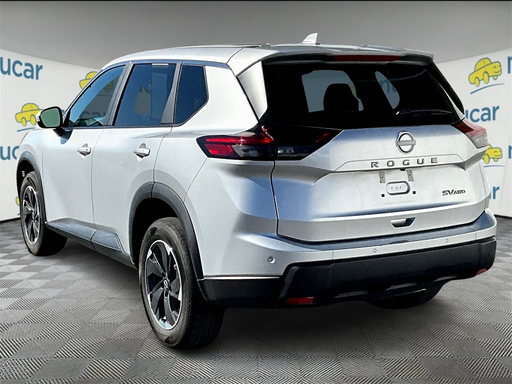 2024 Nissan Rogue SV photo 3