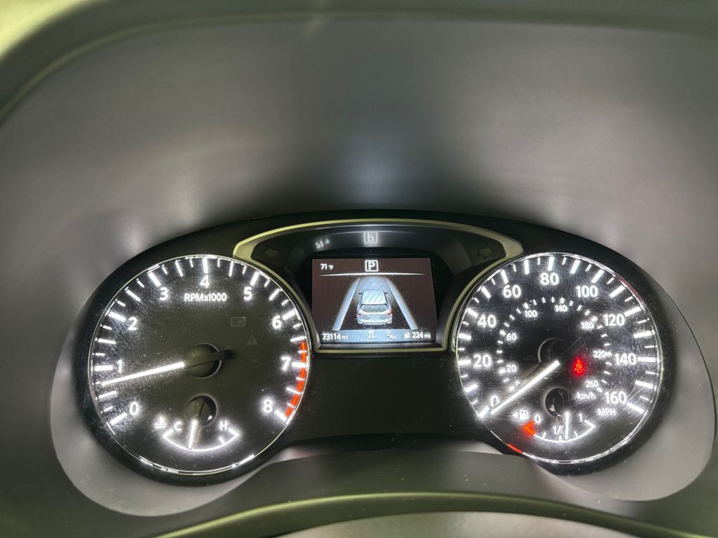 2020 Nissan Pathfinder SV photo 8