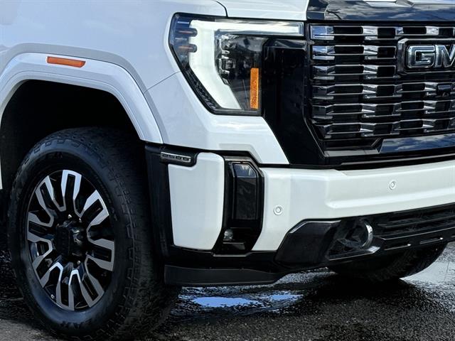 2025 Gmc Sierra 2500 HD Denali Ultimate photo 2