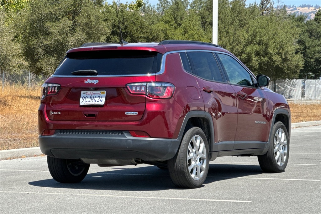 2022 Jeep Compass Latitude Lux photo 4