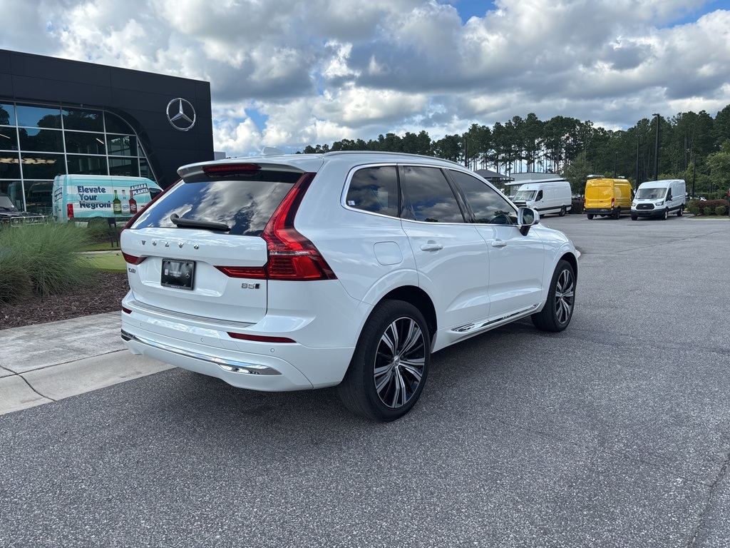 2022 Volvo XC60 B5 Inscription photo 2