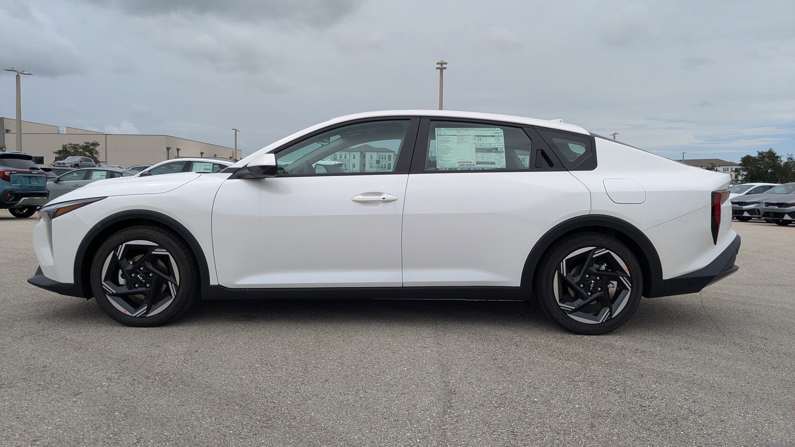 2025 Kia K4 EX photo 8