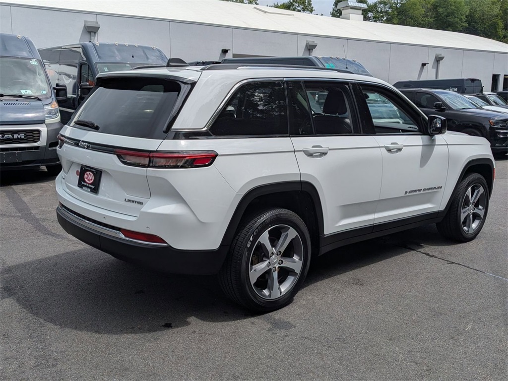 2023 Jeep Grand Cherokee Limited photo 3