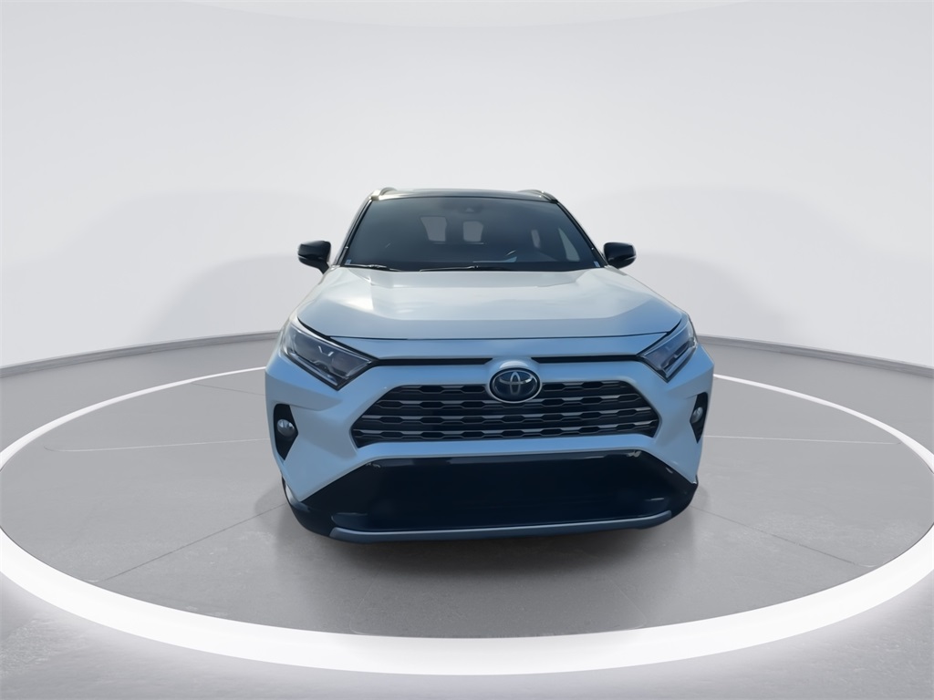 2020 Toyota RAV4 Hybrid XSE photo 3