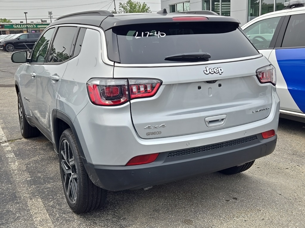 2025 Jeep Compass Limited photo 3