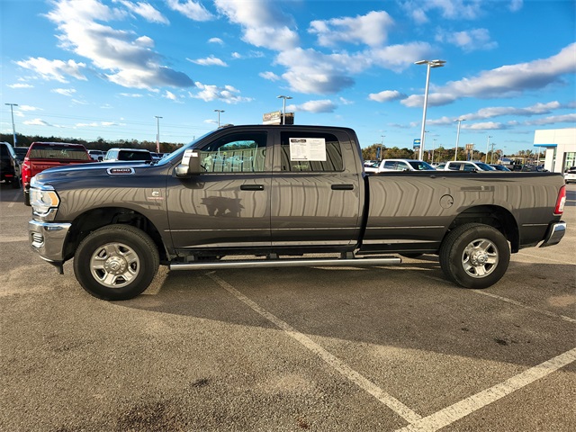 2024 Ram 3500 Tradesman photo 4
