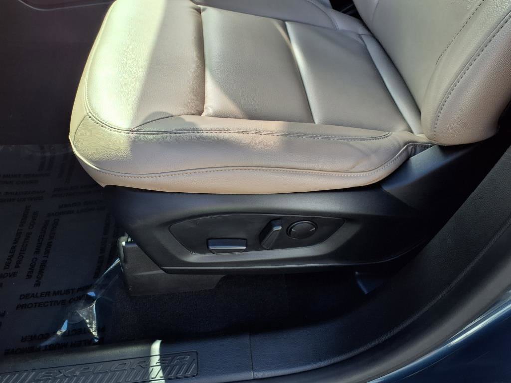2020 Ford Explorer XLT Sport photo 11