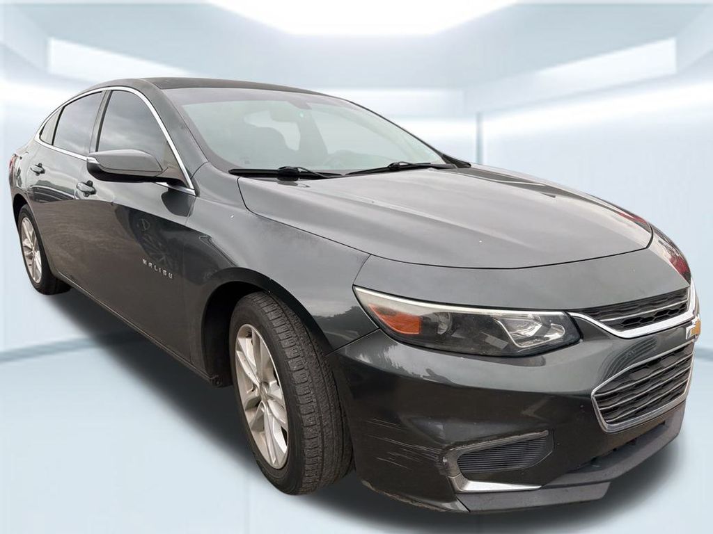 2017 Chevrolet Malibu 1LT photo 4