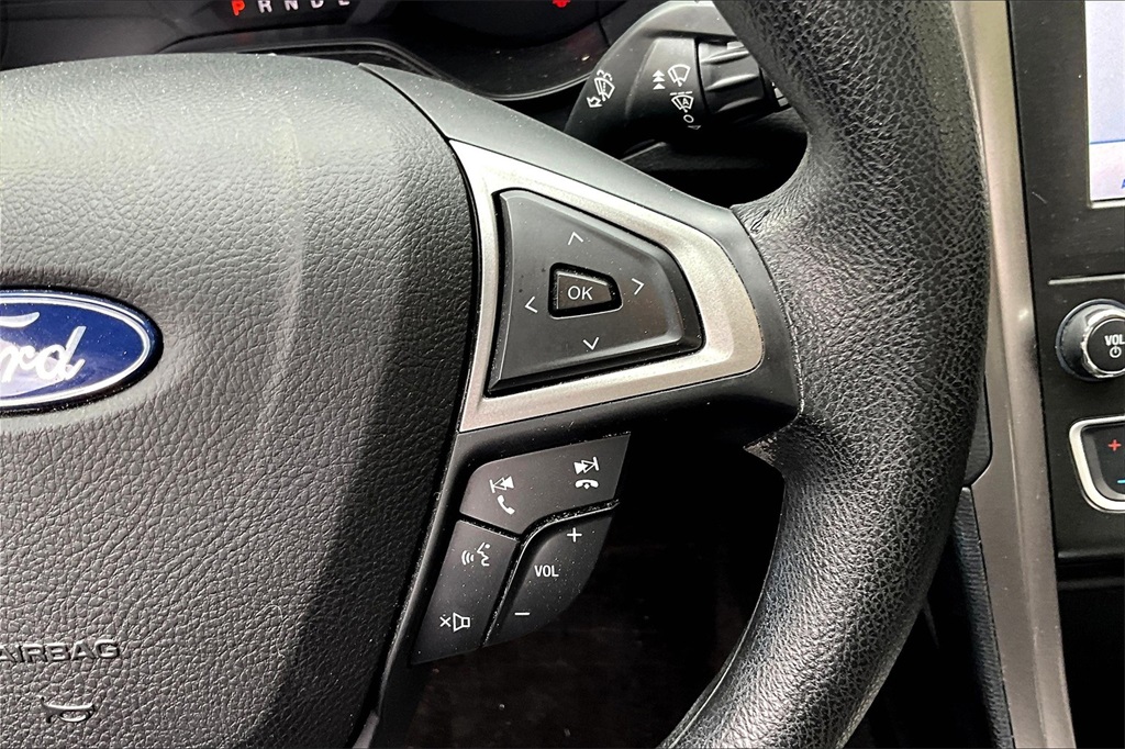 2020 Ford Fusion SE photo 24