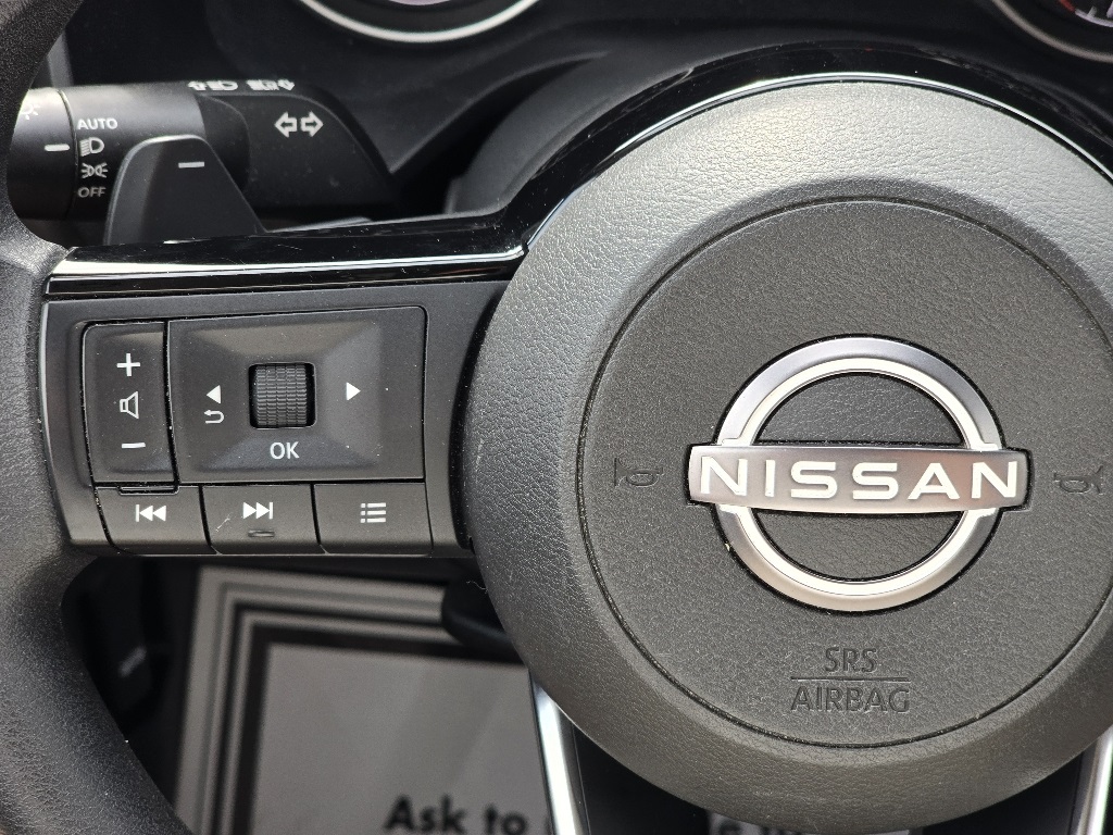 2023 Nissan Rogue SV photo 5