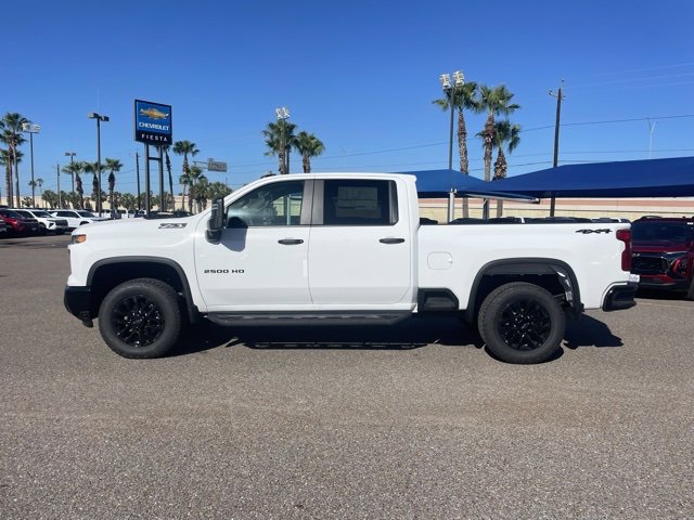 2025 Chevrolet Silverado 2500HD Custom photo 4