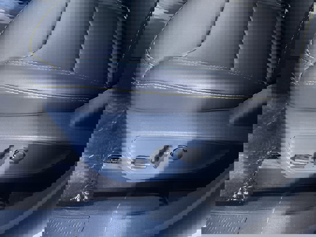 2025 Ford Maverick photo 12