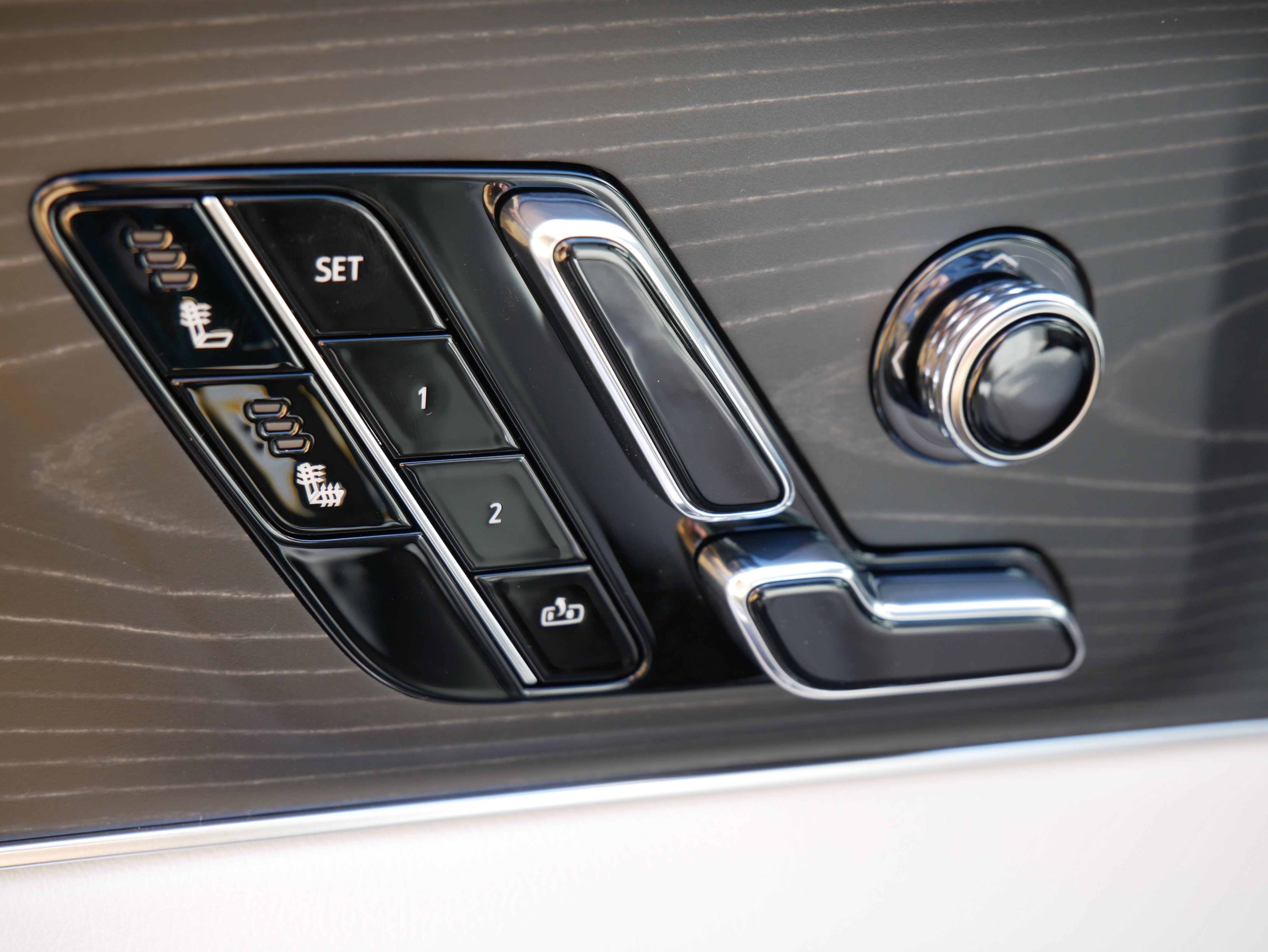 2026 Cadillac Lyriq Luxury photo 9