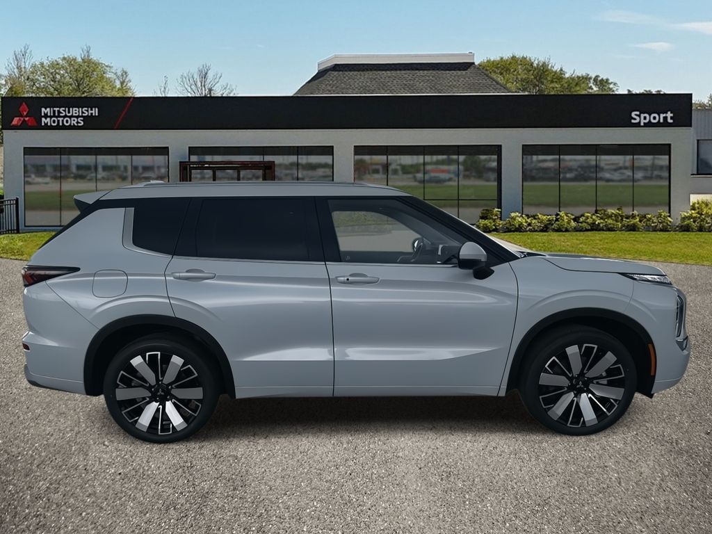 2025 Mitsubishi Outlander SEL photo 2