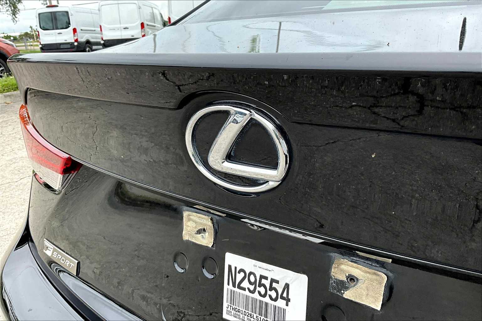 2020 Lexus IS 300 F SPORT photo 29