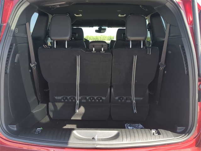2025 Chrysler Voyager LX photo 12