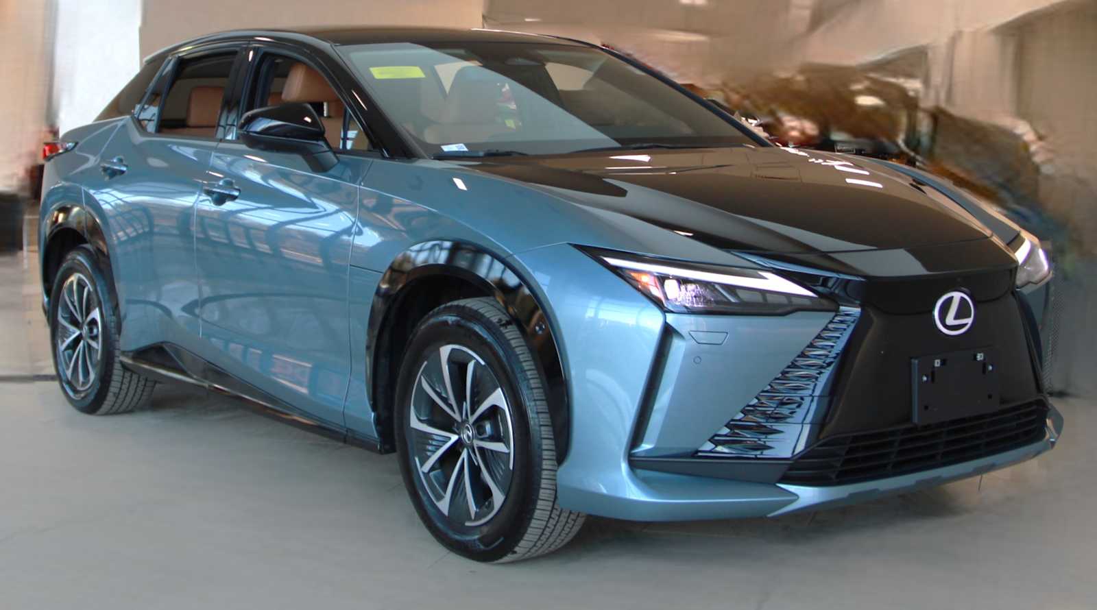 2025 Lexus RZ Premium's photo